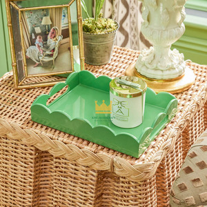 Bandeja de Servicio para Sala de Estar Hecha a Mano en Vietnam, Moderna y Lujosa, Decorativa en Dorado, con Asas - Product Image 2