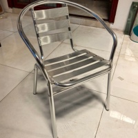 Meubles commerciaux durables, table pliante en aluminium d'extérieur et chaise à café 2 places, design empilable écologique pour restaurant
