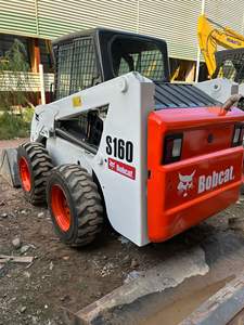 لودر بوبكات مستعمل طراز S160 بساعات عمل قليلة مع ملحقات الدلو والشوكة للبيع - Product Image 3