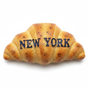 Aimants de réfrigérateur personnalisés en polyrésine 3D en forme de croissant, souvenir de voyage de New York, cadeau pour touristes - Product Image 3