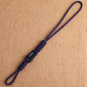 Cordón de seguridad de liberación rápida con gancho para linterna y cuerda de paracord anticaída para caña de pescar y caza al aire libre - Product Image 1