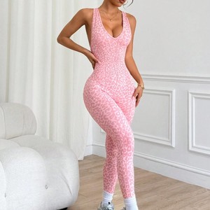 <span class=keywords><strong>Mono</strong></span> de yoga explosivo sin costuras para otoño, con almohadillas de pecho desmontables, tiras cruzadas y estampado de leopardo, pantalón por encima de la rodilla - Product Image 2