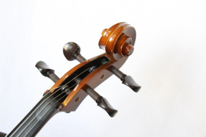 Violonchelo de Alta Calidad con Acabado Brillante, Tapa de Abeto Flameado, Fondo de Arce Flameado y Decoración de Espiral, <span class=keywords><strong>Precio</strong></span> de Fábrica - Product Image 3