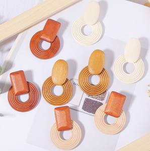 حار بيع جوفاء من الخشب ورقة الأقراط خمر الخشبية الطبيعية يترك إسقاط أقراط للنساء - Product Image 4