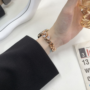 Pulsera de mujer para IWatch 9 8 7 6 5 4 <span class=keywords><strong>Se</strong></span> 40 44mm <span class=keywords><strong>Correa</strong></span> para <span class=keywords><strong>Apple</strong></span> <span class=keywords><strong>Watch</strong></span> Band 38 42mm 41 45mm Ultra 2 49mm joyería <span class=keywords><strong>correa</strong></span> de diamante - Product Image 4