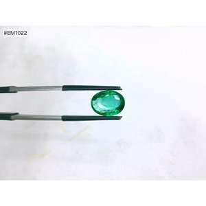 Esmeralda Zambiana Natural, Corte Ovalado Facetado, 3.98ct, Alta Calidad, Gema Suelta para Joyería - Product Image 1
