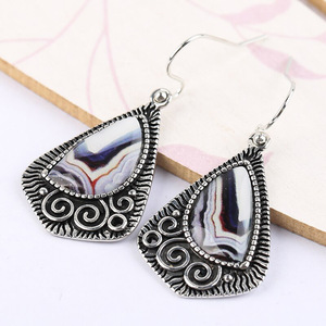 Orecchini Pendenti Boho per Donne, Finitura Anticata, Gioielli Etnici di Tendenza - Product Image 4