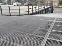 Grille en acier galvanisé G355, type de verrouillage par pression standard, portée de préhension de 30 mm, plateforme industrielle extérieure, passerelle, marche d'escalier, sécurité CE
