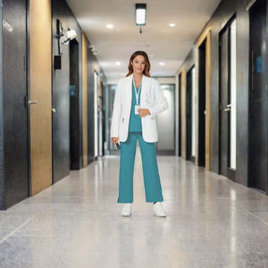 Blouse médicale personnalisée pour femme 100 % coton, uniforme d'infirmière et de médecin OEM, tenue de travail imprimée tendance pour usage hospitalier - Product Image 3