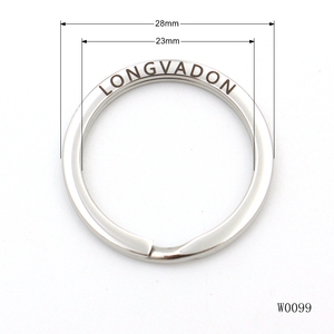 Anillo dividido de metal resistente de 25mm con logotipo de grabado personalizado Llavero plateado - Product Image 4