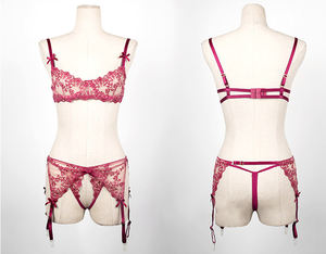 Ensemble de lingerie pour femmes 3 pièces, soutien-gorge à armatures, teddy en dentelle, body avec jarretelles - Product Image 6