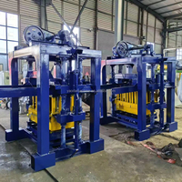 Nouveau type de machine à blocs de briques creuses QT4-40 petite machine de fabrication de briques est à vendre