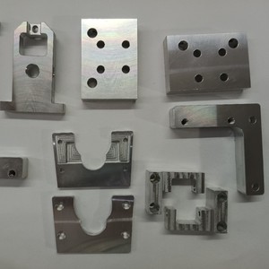 Nous proposons des services de fraisage CNC de précision pour pièces en alliage d'aluminium à bride non standard, acceptant les petites séries basées sur des dessins et des échantillons. - Product Image 5