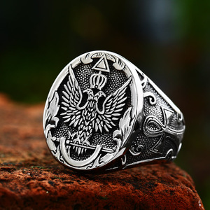 SS8-1154R nuovo Design anello aquila in acciaio inossidabile modello di uccello croce anello da uomo in stile americano Cool Biker Animal Jewelry di alta qualità - Product Image 3