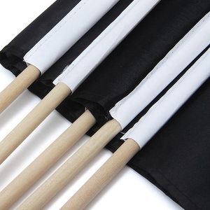 Высококачественный флаг на заказ с индивидуальным дизайном: череп и пиратская рука, на деревянной палке из прочного полиэстера - Product Image 3