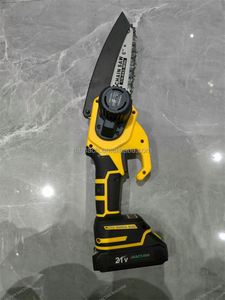 Mini Motosierra Eléctrica Portátil de 21V y 6 Pulgadas, Inalámbrica, con Batería de Litio, Eficiente para Cortar Madera - Product Image 2