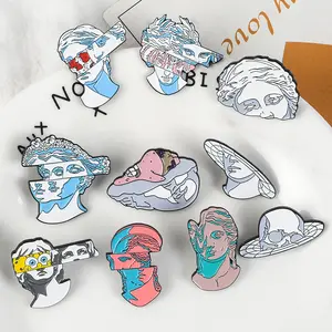Nieuwe Collectie Cartoon Creatieve Sculptuur Personages Metalen Pin Reversspeld Custom Zacht Email Pin Badges