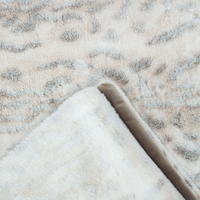 Couverture promotionnelle durable en fausse fourrure 100 % polyester, anti-acariens, utilisable quatre saisons, facile à nettoyer, économique, tricotée moderne