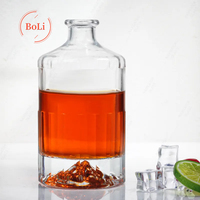 Nouvelle conception personnalisée de bouteille de spiritueux de luxe en verre de 500 ml et 750 ml pour rhum, vodka, whisky, gin avec bouchon en verre