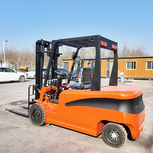 Montacargas Eléctrico de Contrapeso de 3 Toneladas Avanzado para el Embotellado/Desembotellado de Contenedores en Puertos Exigentes - Product Image 2