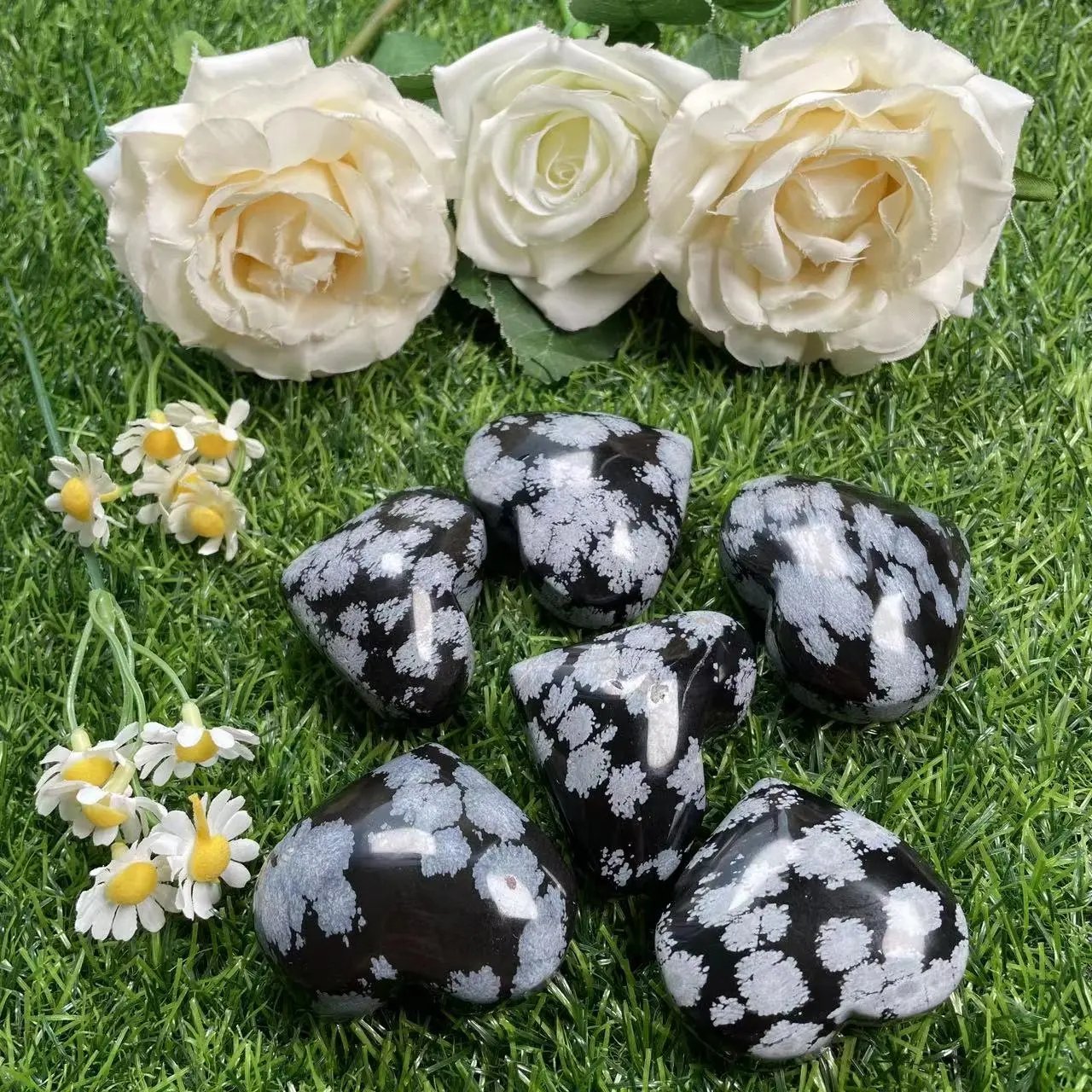 Wholesale hot sale natural crystal 5cm plam polished snowflake obsidian heart plam healing for decoration