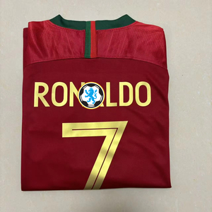 <span class=keywords><strong>Maillot</strong></span> de football <span class=keywords><strong>Ronaldo</strong></span> <span class=keywords><strong>2018</strong></span> rétro, Camisas De Futebol, nom personnalisé, qualité thaïlandaise supérieure - Product Image 1