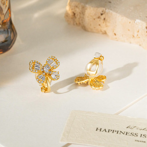 Pendientes de Moda con Circonitas en Forma de Mariposa, Chapados en Oro de 18k, para Mujer - Product Image 4