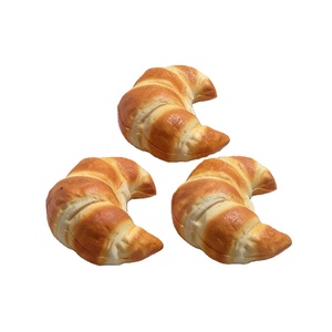 Ensemble de croissants en mousse écologique en forme de lune, saveur originale, modèles mignons, accessoires de présentation, accessoires de pâtisserie en plastique - Product Image 1