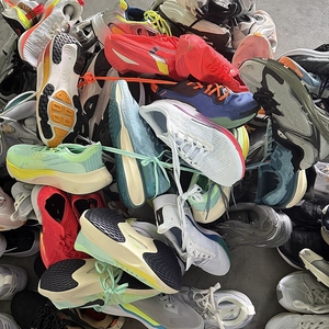 Scarpe da corsa usate di marca internazionale scarpe sportive originali in balla di seconda mano da corsa in Medio Oriente Sud America - Product Image 5