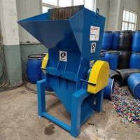 Machine de broyage de fûts en plastique industrielle certifiée CE pour le recyclage des fûts en HDPE et des bouteilles en PET