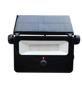 Projecteur solaire super lumineux étanche IP65 pour camping, éclairage extérieur de terrain et de sol - Product Image 1
