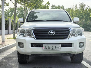 Toyota Land Cruiser 4x4 SUV tout-terrain d'occasion, année 2015, climatisation performante, intérieur et extérieur en parfait état, <span class=keywords><strong>film</strong></span> de protection complet de la carrosserie - Product Image 3