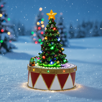 Moderne Bunte Weihnachtsbaum-LED-Trommel mit Musik & Animiertem Zug Innendekoration für Wohnzimmer-Geschenkidee (Polyresin+Kunststoff)