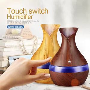 Difusor de Aroma LED de Alta Calidad y Colorido, <span class=keywords><strong>Humidificador</strong></span> Ultrasónico de Agua con Diseño de Madera, para Usar con <span class=keywords><strong>Aceites</strong></span> <span class=keywords><strong>Esenciales</strong></span> - Product Image 1