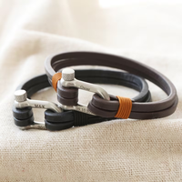 Bracelet en cuir pour hommes et femmes Sport Acier inoxydable Forme équestre Fermoir en U Boucle en fer à cheval Double couche Fermoir à vis tissé