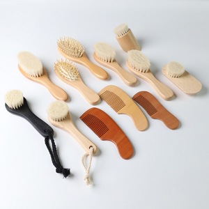 Cepillo de pelo de madera natural con cerdas suaves de cabra, masajeador de cuero cabelludo, cepillo antiestático - Product Image 2
