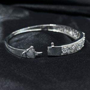 Edle Schmuckstücke 925 Silber Voll Besetzt mit Zirkonia Hohles Spitzenmuster 5A Zirkon CZ Armreif Verstellbares Armband Bling Bling Damenschmuck - Product Image 4