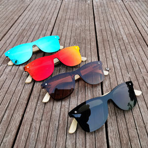 Gafas de Sol de templo de bambú polarizadas respetuosas con el medio ambiente con logotipo personalizado Marco verde/azul Diseño de madera - Product Image 2