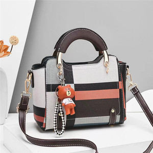 <span class=keywords><strong>2022</strong></span> femmes petit ours pendentif bandoulière sacs à main fermeture éclair couture Technique élégant commerce extérieur sacs à bandoulière explosif - Product Image 5