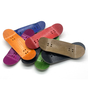 Nouvelle série AILEFU 2025 de planches à roulettes double face teintées, style AM/<span class=keywords><strong>PRO</strong></span>, légères, concaves profondes, 32mm 34mm, en érable du Nord-Est - Product Image 5