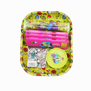 Kit de fumage avec plateau roulant Moulin à tabac Cônes à rouleaux de 110mm et embouts de filtres en papier à rouler 6 pièces - Product Image 2