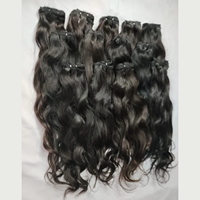 Extensions de cheveux humains indiens directement de l'usine, cuticules alignées, bouclés et volumineux, provenant d'un seul donneur, lots de mèches de cheveux.
