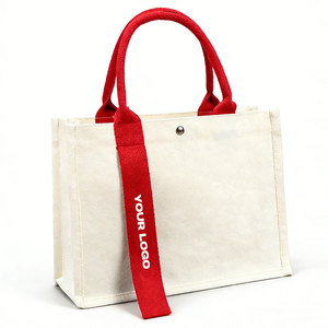 กระเป๋าผ้าแคนวาสพิมพ์ลายแฟชั่นสุดฮิตจาก Ujoy Gift พร้อมซิปและโลโก้สั่งทำ เหมาะสำหรับนักเรียนและใช้เป็นของแจก - Product Image 1