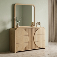 Console de rangement en bois cannelé moderne, style Japandi, pour salon de luxe