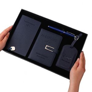 Ensemble Cadeau d'Affaires Personnalisé en Cuir PU : Étiquette de Bagage, Pochette Passeport, Carnet, Stylo Métallique, Thème Avion - Product Image 3