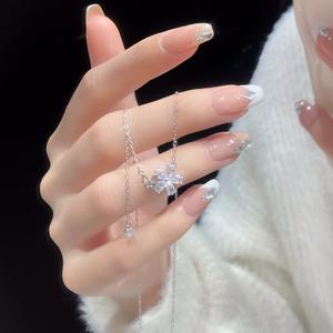 Collier pendentif flocon de neige étoile en argent pur S925 entièrement serti de diamants, luxe exquis avec pierre principale en zircon de haute beauté - Product Image 1