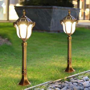เสาไฟสวนพลังงานแสงอาทิตย์ ทองเหลือง LED IP66 พร้อมเซ็นเซอร์ตรวจจับความเคลื่อนไหว แสงวอร์มไวท์ โคมแก้ว สำหรับภายนอกอาคาร รับประกัน 10 ปี - Product Image 3
