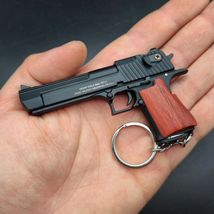 Portachiavi Realistico <span class=keywords><strong>Desert</strong></span> <span class=keywords><strong>Eagle</strong></span> 9cm 1:3 con Impugnatura in Legno, Portachiavi in Metallo Dorato, Modellino di Pistola, Mini Portachiavi a Forma di Pistola Giocattolo - Product Image 5