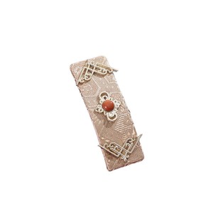 Pince à cheveux ethnique « Tracing The Realm Of Fireflies » en satin et tissu chinois, pince latérale élégante pour femme, accessoire pour chignon - Product Image 4