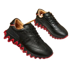 Chaussures de course tendance européennes 2026 CL pour hommes et femmes, à plateforme requin, semelles ondulées évidées, amortissantes et antidérapantes - Product Image 6